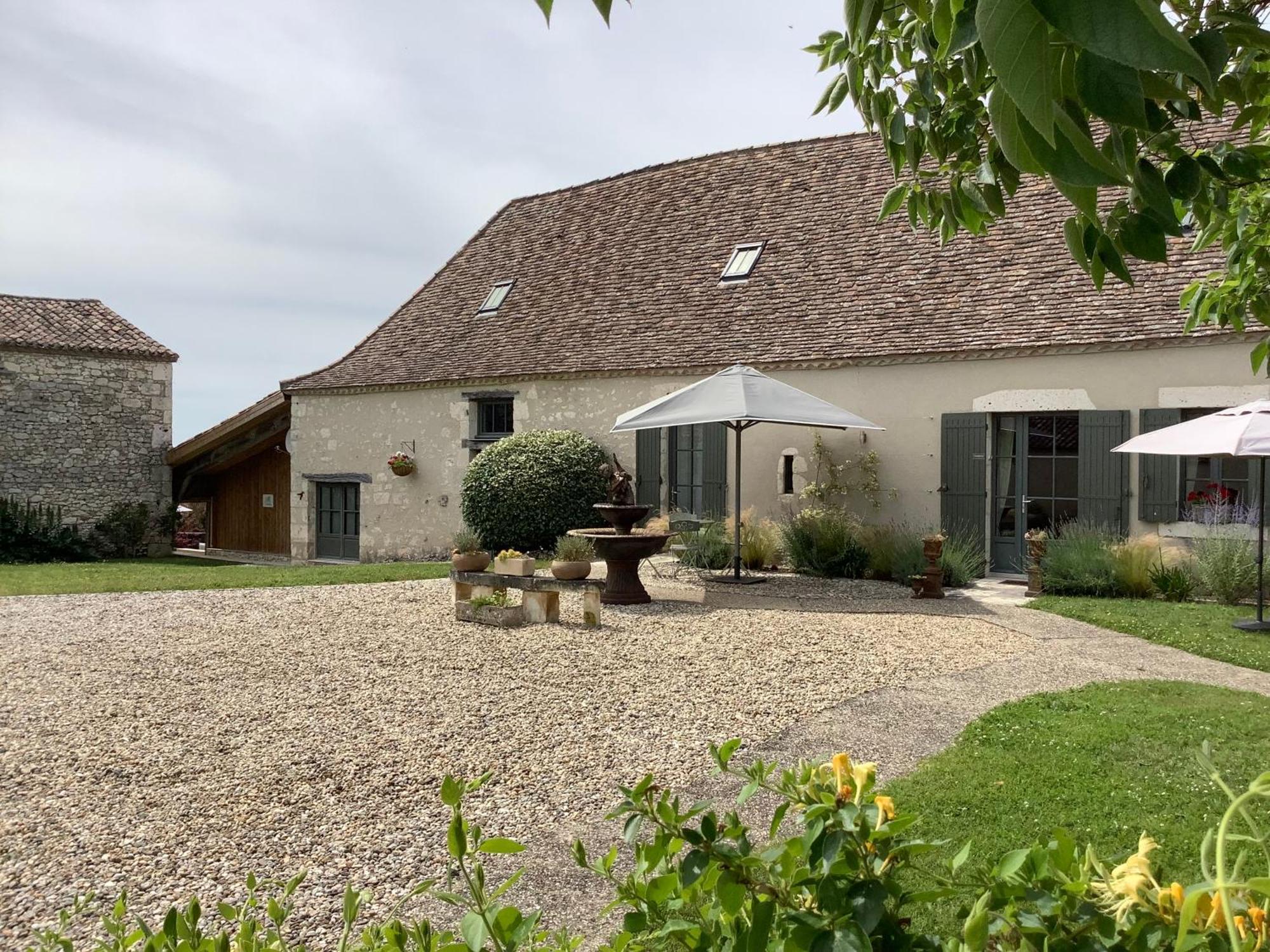 Bed and Breakfast La Ferme Buissonniere Bardou Exteriér fotografie